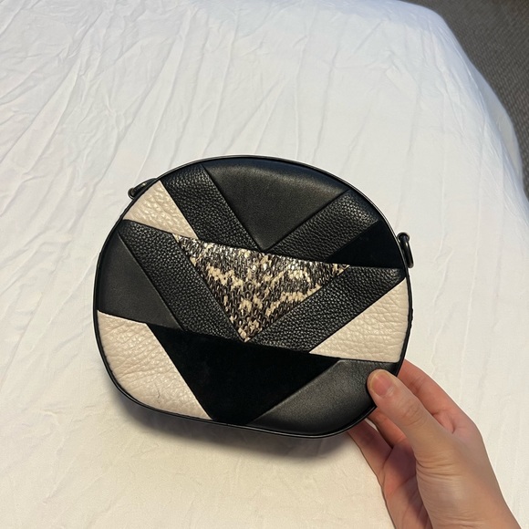 Coach Canteen Crossbody - Picture 9 of 9